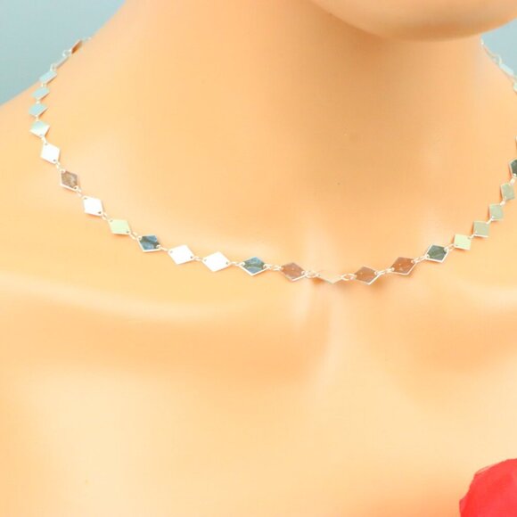 Delicate & Contemporary Necklace Chain, A Lovely Choice for Women, EVCH1573 - Picture 2 of 10